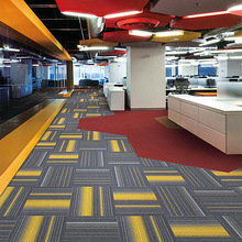 Thảm văn phòng nối vuông đầy đủ cửa hàng thương mại tòa nhà văn phòng hiện đại phòng hội nghị vuông 50 × 50 có thể được cài đặt Thảm / thảm sàn