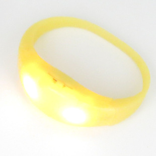 厂家销售LED发光手镯 按键发光声控手环 夜跑运动发光手环