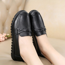 Giày da mẹ mới thương hiệu giày nữ đế mềm, đế chống trượt trung niên nhà máy bán buôn trực tiếp Giày mẹ
