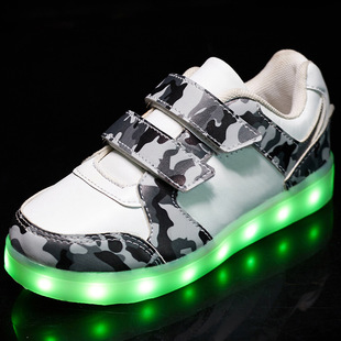 2017新款男女儿童迷彩LED发光鞋USB充电七彩灯鞋厂家外贸一件代发