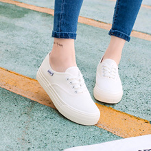 Giày vải bạt đôi dày dưới đáy biển hoang dã Học sinh Hàn Quốc ba đôi giày lưu hóa siêu cháy thế hệ giày trắng giản dị Giày vải nữ