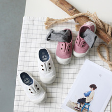 Giày vải trẻ em bé trai và bé gái đặt chân đạp một đôi giày bé bé đi giày bình thường Giày ván TS nhỏ 5032 Giày vải trẻ em