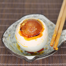 Vịt vịt siêu nhỏ trong kho báu 68 gram trứng vịt biển nướng trứng vịt muối Beibu Vịnh Quần short nhà máy Meijian bán trực tiếp Trứng