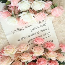 Hãy giữ ẩm tăng sản xuất hoa giả ins gió trang trí nhà đám cưới tổ chức tường trưng bày hoa giả MW60000 Cầm hoa