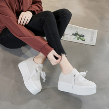 Một thế hệ của mùa xuân và mùa thu mới đôi giày nhỏ màu trắng của phụ nữ dày đáy giày tăng bọt biển vải thoáng khí giày đơn Giày cao