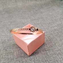 Thời trang Hàn Quốc rỗng số La Mã vòng đeo tay kim cương đen titan thép vòng đeo tay vàng hồng nữ nhà sản xuất đồ trang sức tùy chỉnh Vòng tay