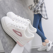 Giày nữ nhỏ màu trắng mẫu mùa xuân 2019 phiên bản mới của Hàn Quốc hoang dã với một đôi giày tăng sinh viên buộc giày đế bệt Giày cao