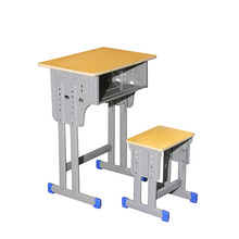 Nhà máy trực tiếp bàn đơn và ghế màu vàng bàn và ghế học sinh đào tạo bàn ghế có thể được nâng lên và hạ xuống bán buôn Bàn ghế học
