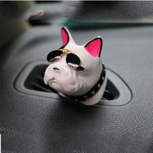 Sản phẩm xe hơi sáng tạo xe hương liệu trang trí lan truyền đá hương chó năm quà tặng pháp luật chiến đấu chó đầu ra cửa hàng nước hoa clip Trang trí