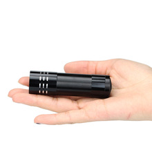 9LED đèn pin pin AAA nhỏ nhôm nhỏ đèn pin cầm tay đèn LED có thể được thiết lập LOGO nhỏ Đèn pin