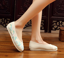 Xuân 2018 Hanfu Palace giày thêu thêu giày nữ thanh lịch gió quốc gia phiên bản nâng cấp của giày khiêu vũ Giày thể thao nữ