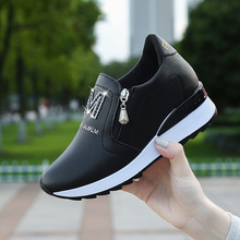 Giày trắng tăng trong mùa thu 2019 mới Giày lười Hàn Quốc một đôi giày đế bệt đế bệt thể thao nữ Giày cao
