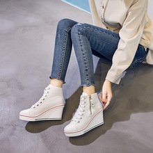 2019 phiên bản mới của Hàn Quốc của giày vải cỡ lớn nữ dây nịt bên hông 8 cm tăng giày vải cao thông thường nữ Giày vải nữ