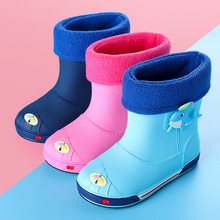 Giày đi mưa cho bé trai và bé gái chống trượt cho bé Giày đi mưa ngắn cộng với nhung ấm cho trẻ em hoạt hình sản xuất giày nước Giày đi mưa