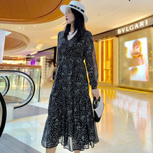 Đầm voan chấm bi 2019 Xuân mới Hàn Quốc V-cổ thon dài siêu dài Váy cổ tích 03022 Đầm voan