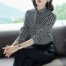 Áo sơ mi voan sợi polyester của phụ nữ Hàn Quốc mùa xuân và mùa hè Phụ nữ mới thả lỏng thời trang chuyên nghiệp áo sơ mi nữ Áo voan ren