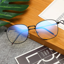 2019 kính cận thị mới khung chống ánh sáng xanh tee gương phẳng thời trang đơn giản kính kim loại khung máy tính Khung