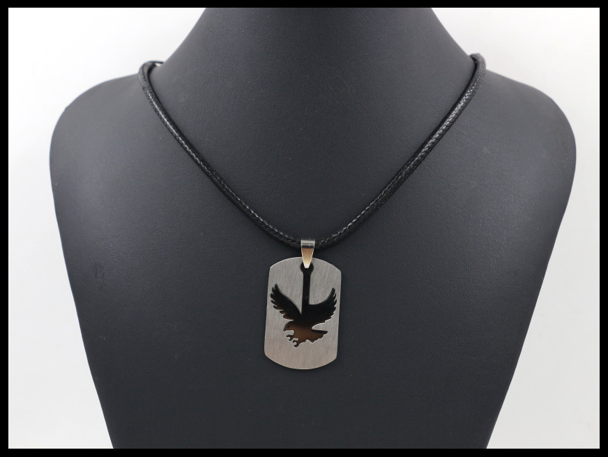 New necklace double color maple leaf stainless steel pendant necklace pendant titanium steel jewelrypicture1