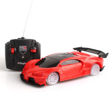 Mới mô phỏng bốn chiều điều khiển từ xa xe điện Mô phỏng điều khiển từ xa xe mô hình 3D ánh sáng điều khiển từ xa đua xe điều khiển từ xa đồ chơi Xe điện điều khiển từ xa