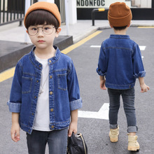 Trẻ em mặc 2019 xuân mới phiên bản Hàn Quốc của bé trai đứng cổ áo ngắn phần denim trong đại lý tuyển dụng áo khoác đơn giản cho bé trai lớn Áo trẻ em