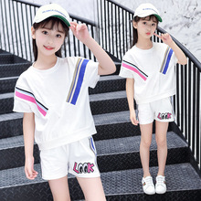 Quần áo trẻ em mùa hè cô gái hipster chủ đề dải màu phù hợp với hai mảnh lớn trẻ em Hàn Quốc phù hợp với thể thao giản dị tay ngắn Bộ đồ trẻ em