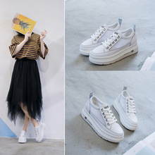 Giày da nữ 2019 mùa hè mới Phiên bản Hàn Quốc tăng giày đế bằng thoáng khí đế bằng lưới nhỏ Giày trắng nhỏ Giày cao