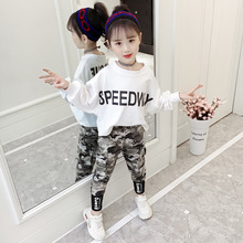 2019 cô gái mới phù hợp với trẻ em lớn Phiên bản Hàn Quốc của áo len in hình áo thun cotton thời trang ngụy trang hai mảnh Bộ đồ trẻ em