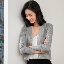 Áo len dệt kim ngắn tay 2019 xuân mới phiên bản Hàn Quốc của áo len cổ chữ V mỏng cashmere áo len nhỏ Áo len nữ