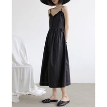 2019 Hàn Quốc mùa xuân và mùa hè mới dây đeo váy gió v cổ ren trên đầu gối dài phần eo cao là chiếc váy đen nhỏ mỏng Đầm