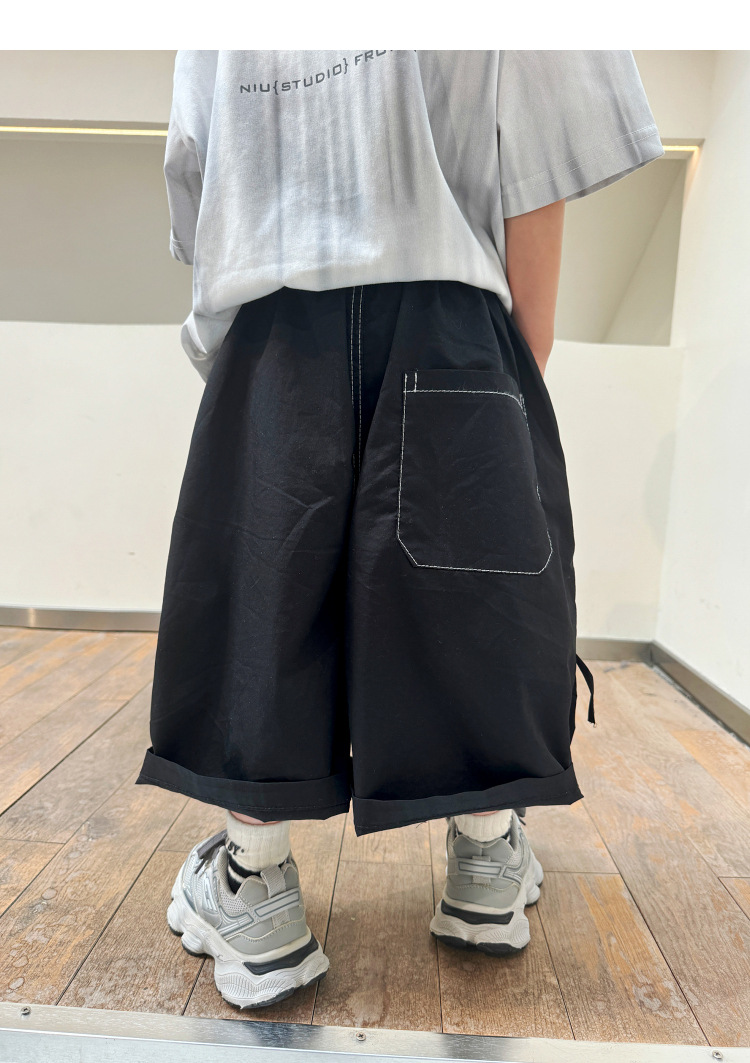 Boy leisure time shorts 2024 summer The new Korean version children Overalls Zhongda Tong Big pocket Versatile trousers tide