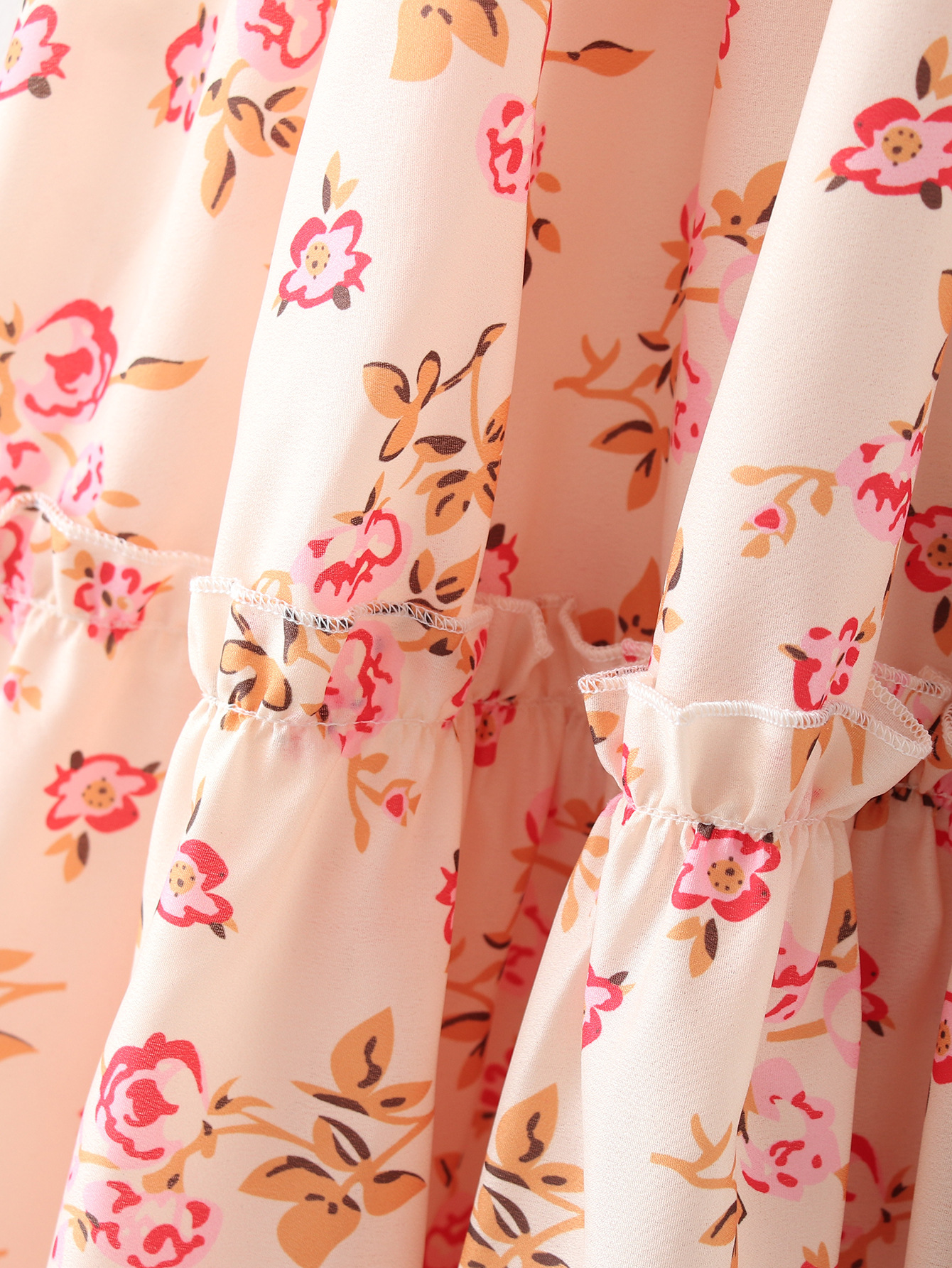 Vestido floral de manga corta con estampado elástico suelto NSBRF110944