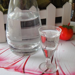 批发供应 玻璃器皿 玻璃杯 酒杯 高脚白酒杯 烈酒杯xy422b 白酒杯