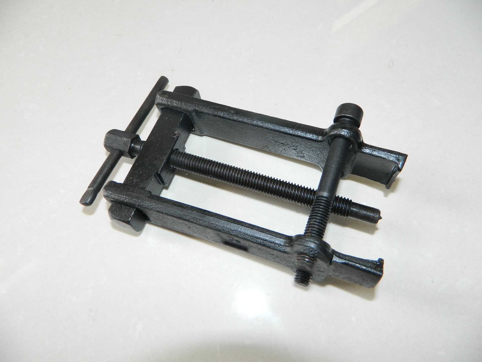 高品质轴承拉马,优质45#碳钢锻造.整体发黑热处理