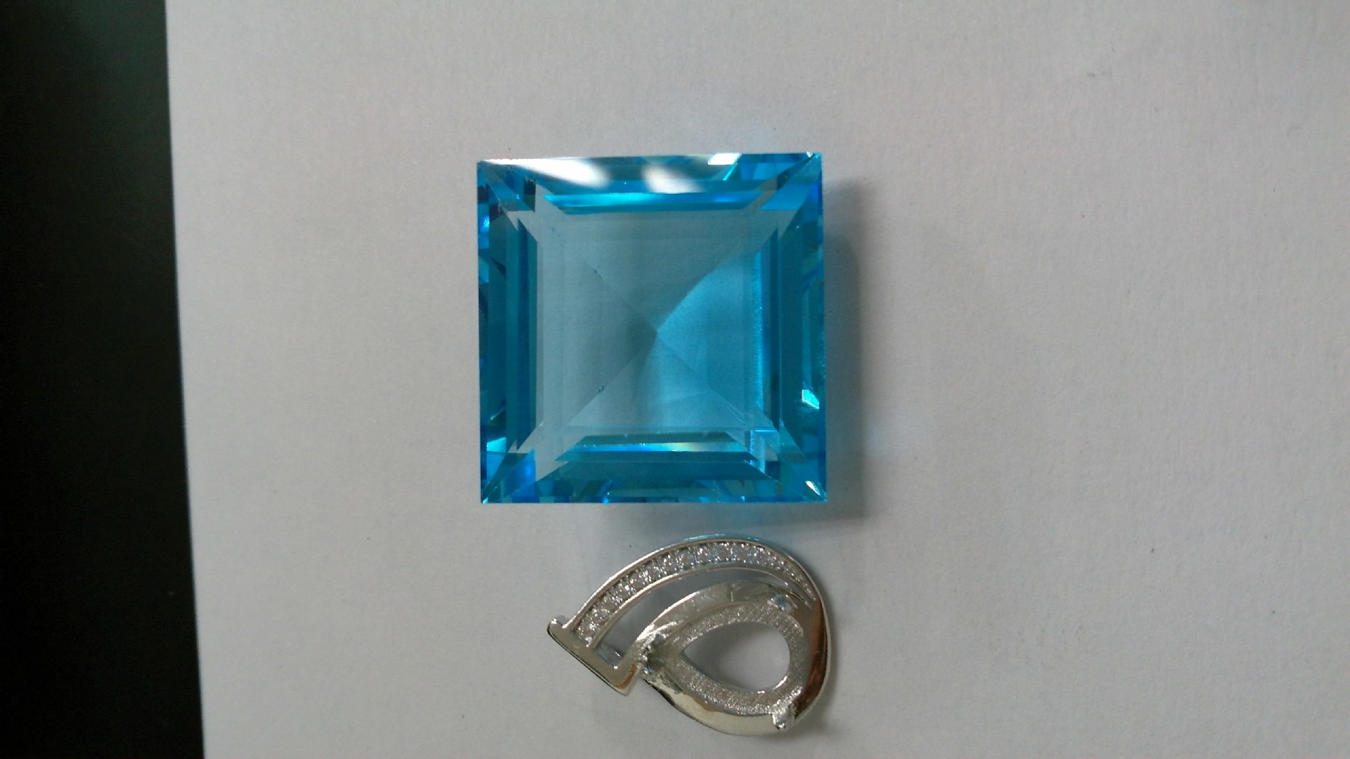 victoridom 正方形蓝色托帕石 裸石戒面 晶体通透 切面蓝托帕