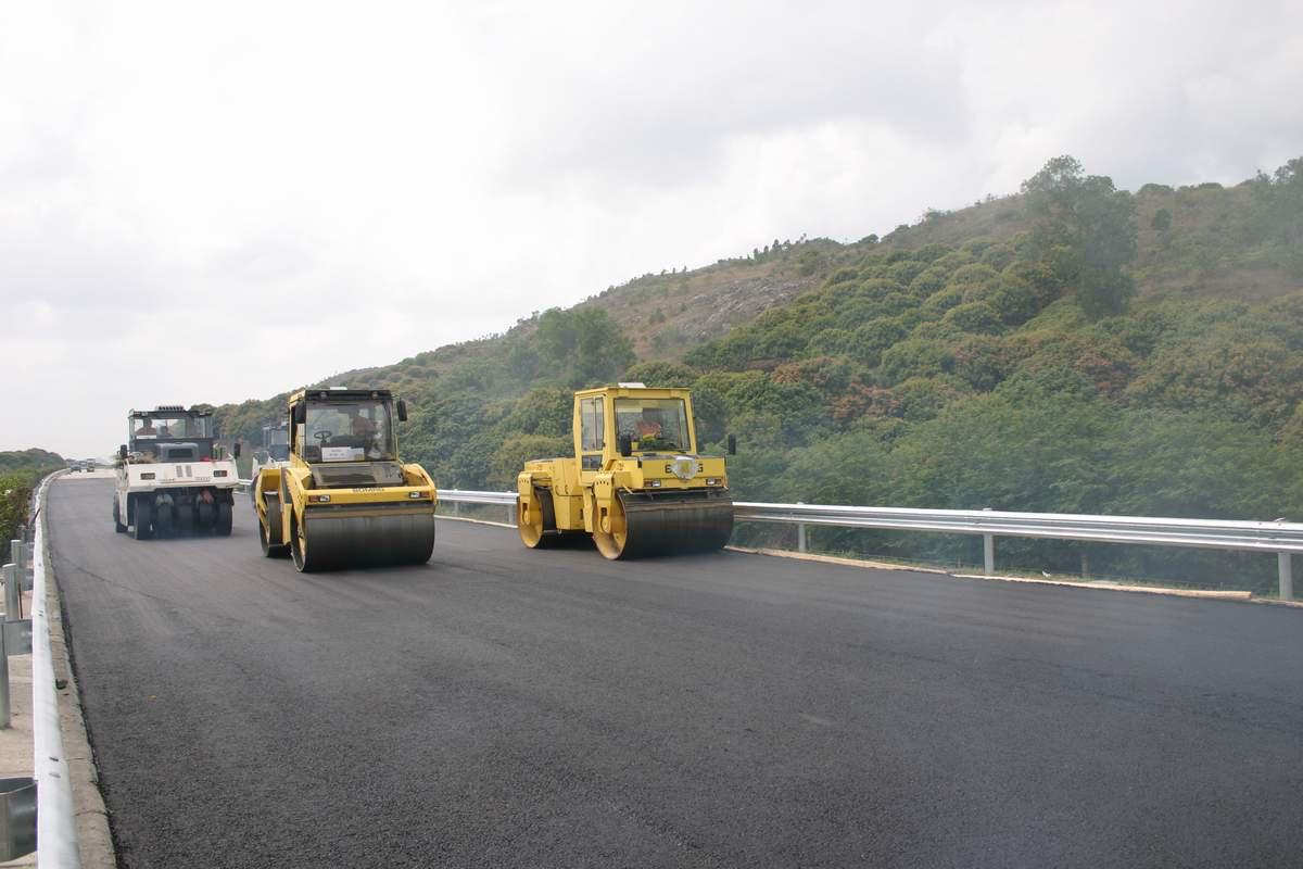 喜訊:我司抗車轍劑,抗剝落劑在湖南衡陽至炎陵高速公路得到應用