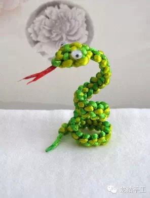 【趣味diy】可爱的手工绳编小蛇【龙结饰品】