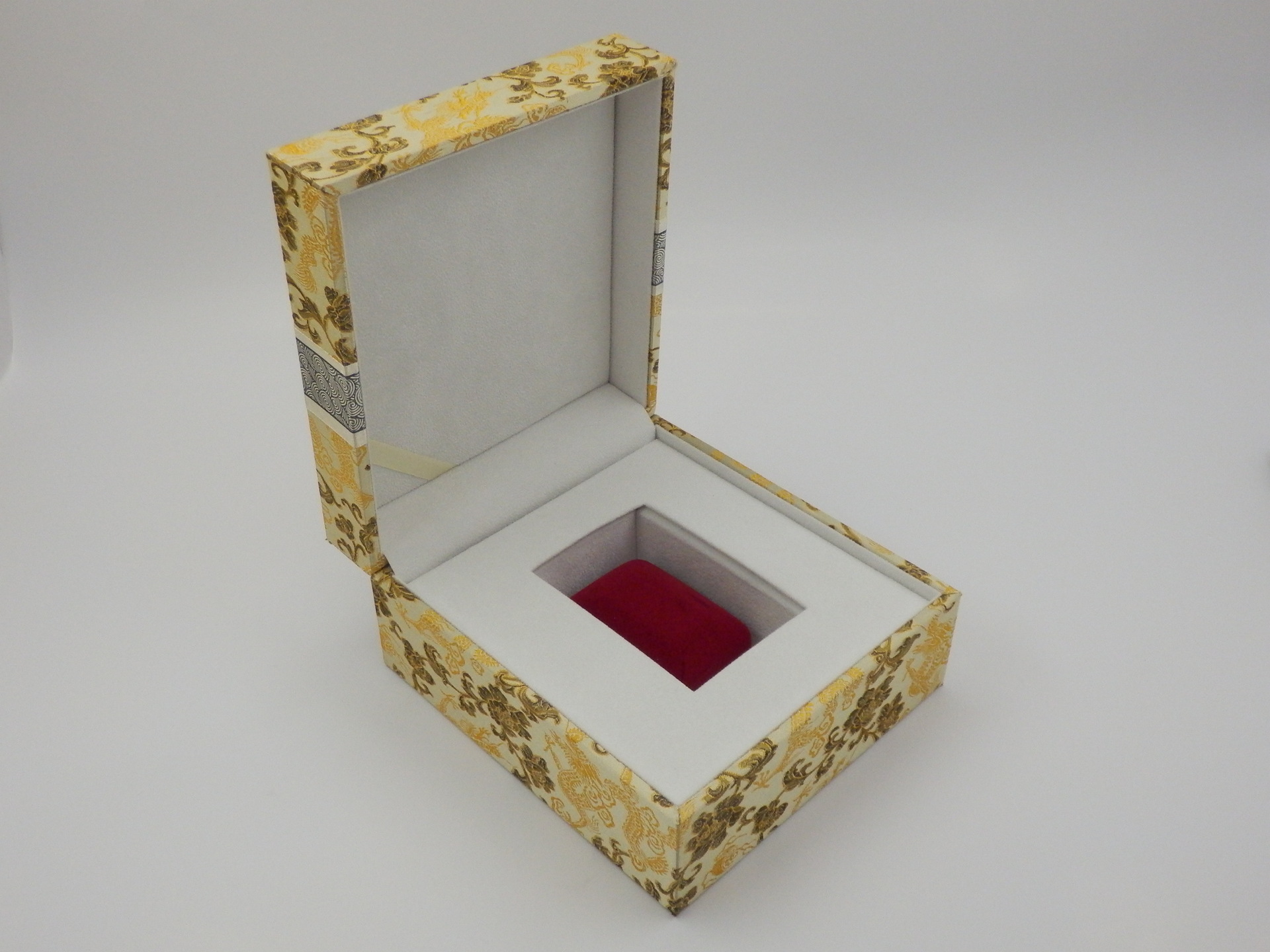 珠海印刷招聘糊盒机长_苹果设计包装高端盒_成都包装盒设计印刷