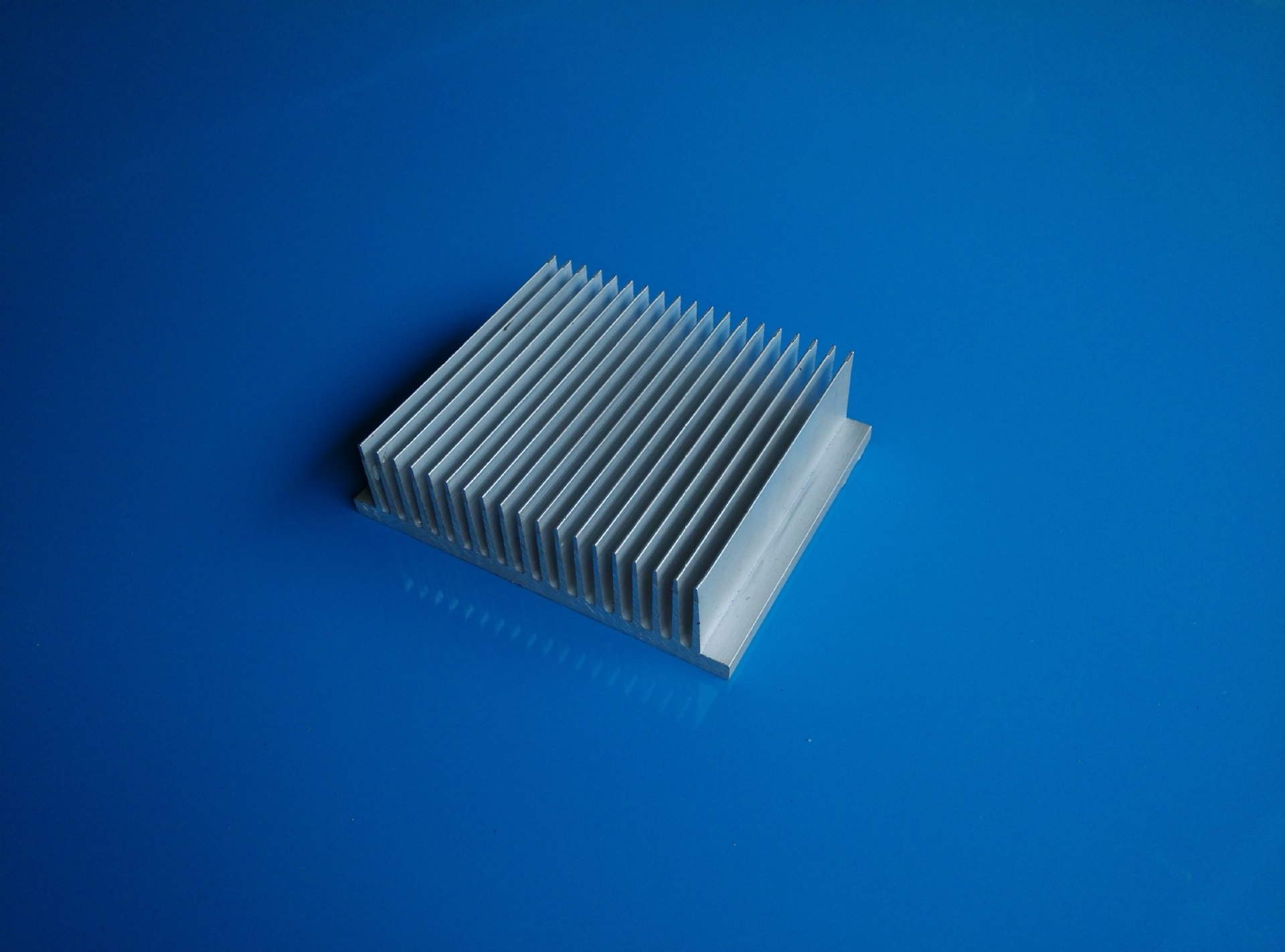 铝型材散热器 电子散热器 大功率散热器
