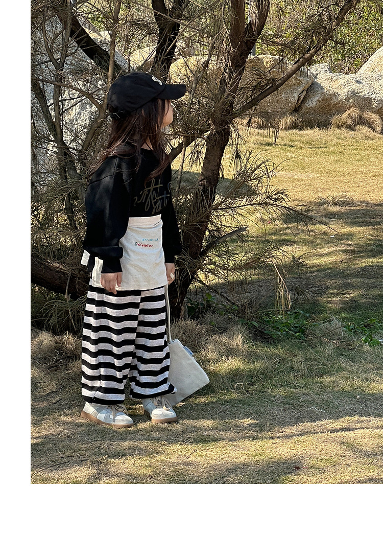 Children's Korean Alphabet Long sleeved Sweater 2024 Spring Dress New Western Loose Top Girl's Versatile Sports Fashion_voghion.com
