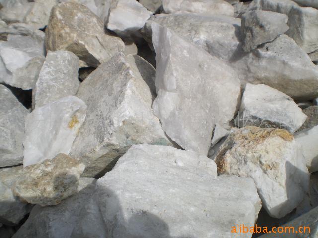 碳酸钡矿石图片